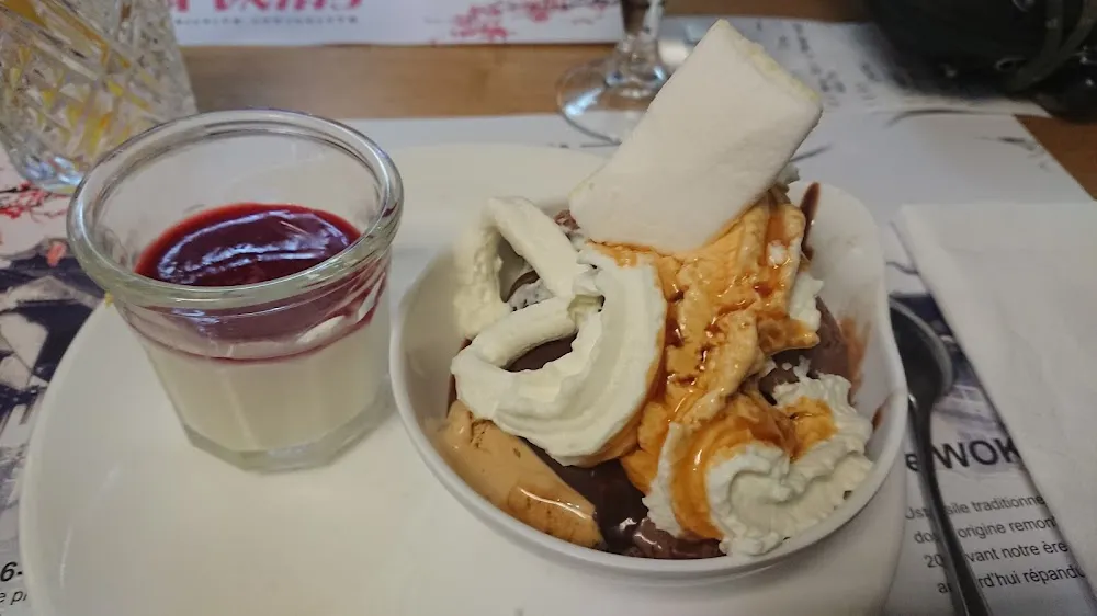 Dessert Fait Soi Même Au Buffet Dessert